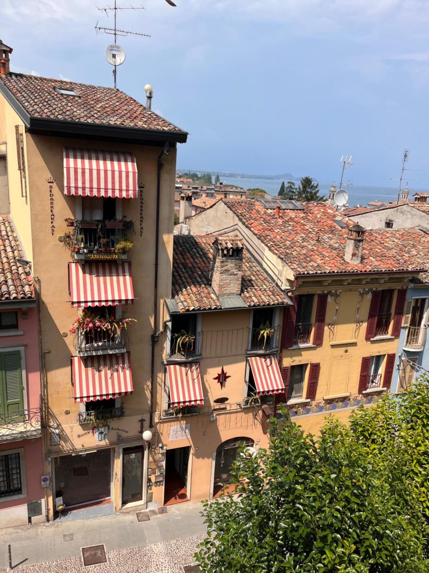 The Queen Tower Desenzano del Garda Exterior foto